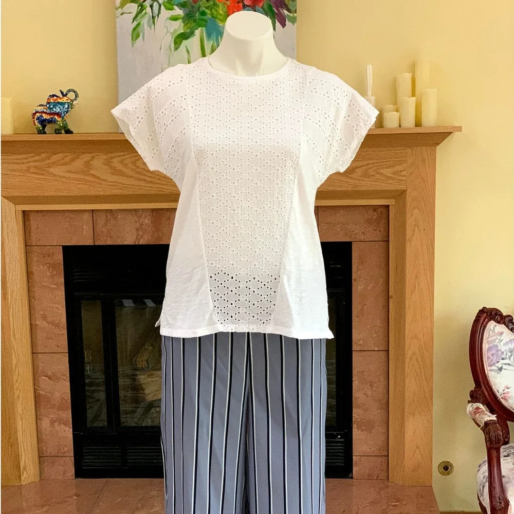 Liz Claiborne White Eyelet Trim Top Size Small - Picture 1 of 10